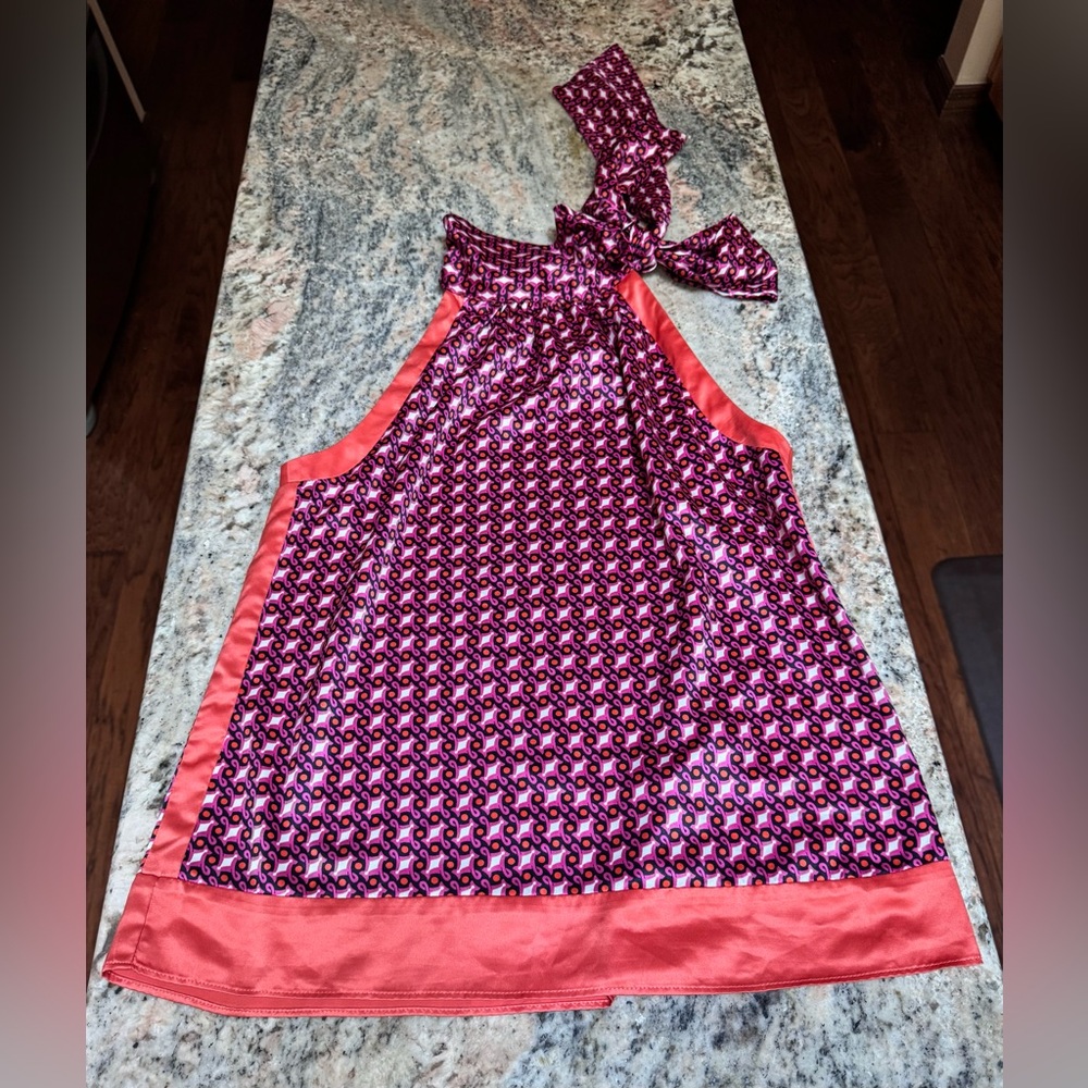 Loft size small beautifully patterned sleeveless blouse. EUC without any flaws
